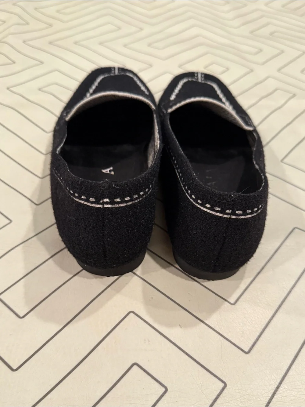 Vivaia Black Printed Loafer Flats